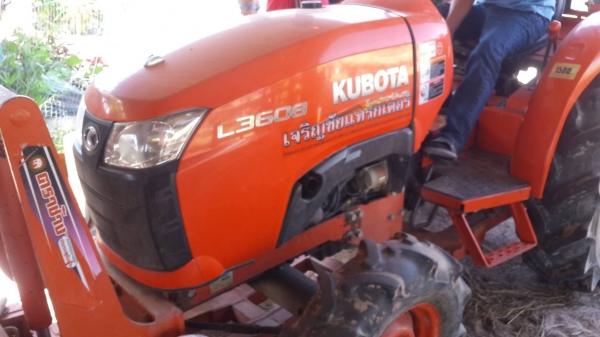 ***ขายแล้วครับขอบคุณ Truck2hand ขายรถไถ2เพลาสวยๆ KUBOTA L3608 4WD เครื่องเดิม ปั้มเดิม เกียร์เดิม ท้ายเดิมๆ แน่นๆ ใช้งาน1,6xx ชั่วโมง เครื่องแน่น36แรง3สูบ ปั้มแรง เกียร์ไม่หอน ช่วงล่างแน่น ท้ายดี ไม่แตก ไม่ร้าว ระบบไฮดรอลิกส์ใช้งานปกติ ไม่รั่วไม่ซึม 4WDใช ***ขายแล้วครับขอบคุณ Truck2hand ขายรถไถ2เพลาสวยๆ KUBOTA L3608 4WD เครื่องเดิม ปั้มเดิม เกียร์เดิม ท้ายเดิมๆ แน่นๆ ใช้งาน1,6xx ชั่วโมง เครื่องแน่น36แรง3สูบ ปั้มแรง เกียร์ไม่หอน ช่วงล่างแน่น ท้ายดี ไม่แตก ไม่ร้าว ระบบไฮดรอลิกส์ใช้งานปกติ ไม่รั่วไม่ซึม 4WDใช