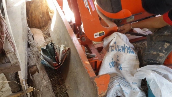 ***ขายแล้วครับขอบคุณ Truck2hand ขายรถไถ2เพลาสวยๆ KUBOTA L3608 4WD เครื่องเดิม ปั้มเดิม เกียร์เดิม ท้ายเดิมๆ แน่นๆ ใช้งาน1,6xx ชั่วโมง เครื่องแน่น36แรง3สูบ ปั้มแรง เกียร์ไม่หอน ช่วงล่างแน่น ท้ายดี ไม่แตก ไม่ร้าว ระบบไฮดรอลิกส์ใช้งานปกติ ไม่รั่วไม่ซึม 4WDใช ***ขายแล้วครับขอบคุณ Truck2hand ขายรถไถ2เพลาสวยๆ KUBOTA L3608 4WD เครื่องเดิม ปั้มเดิม เกียร์เดิม ท้ายเดิมๆ แน่นๆ ใช้งาน1,6xx ชั่วโมง เครื่องแน่น36แรง3สูบ ปั้มแรง เกียร์ไม่หอน ช่วงล่างแน่น ท้ายดี ไม่แตก ไม่ร้าว ระบบไฮดรอลิกส์ใช้งานปกติ ไม่รั่วไม่ซึม 4WDใช