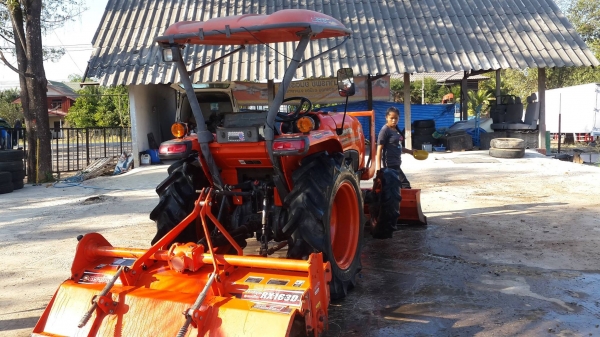 ***ขายแล้วครับขอบคุณ Truck2hand ขายรถไถ2เพลาสวยๆ KUBOTA L3608 4WD เครื่องเดิม ปั้มเดิม เกียร์เดิม ท้ายเดิมๆ แน่นๆ ใช้งาน1,6xx ชั่วโมง เครื่องแน่น36แรง3สูบ ปั้มแรง เกียร์ไม่หอน ช่วงล่างแน่น ท้ายดี ไม่แตก ไม่ร้าว ระบบไฮดรอลิกส์ใช้งานปกติ ไม่รั่วไม่ซึม 4WDใช ***ขายแล้วครับขอบคุณ Truck2hand ขายรถไถ2เพลาสวยๆ KUBOTA L3608 4WD เครื่องเดิม ปั้มเดิม เกียร์เดิม ท้ายเดิมๆ แน่นๆ ใช้งาน1,6xx ชั่วโมง เครื่องแน่น36แรง3สูบ ปั้มแรง เกียร์ไม่หอน ช่วงล่างแน่น ท้ายดี ไม่แตก ไม่ร้าว ระบบไฮดรอลิกส์ใช้งานปกติ ไม่รั่วไม่ซึม 4WDใช