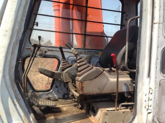 ขายด่วย HITACHI  EX200-2 เอกสารพร้อม ราคาต่อรองได้093-8586290, 092-8269456