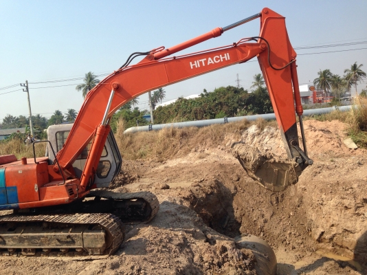 ขายด่วย HITACHI  EX200-2 เอกสารพร้อม ราคาต่อรองได้093-8586290, 092-8269456