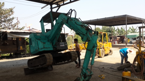 ขายkomatsupc28uu1.ถูกเหลือเชื่อ195000