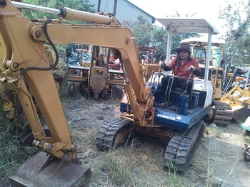 รถขุด แบคโฮ KOMATSU : PC 30 -5 แทรคยาง สภาพสวย พร้อมใช้  มือสองเก่าญี่ปุ่น