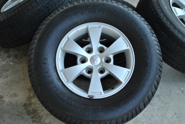 ล้อแม็กซ์ 16 เดิม 6รู ไทรทัน พร้อมยาง BFgoodrich