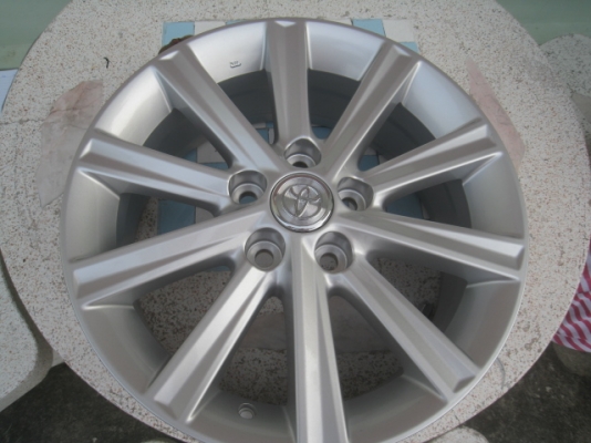 ขายล้อแม็กป้ายแดง Toyota camry 17"สนใจติดต่อเล็กคลองสามครับ 081-3747940