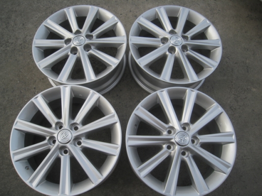 ขายล้อแม็กป้ายแดง Toyota camry 17"สนใจติดต่อเล็กคลองสามครับ 081-3747940