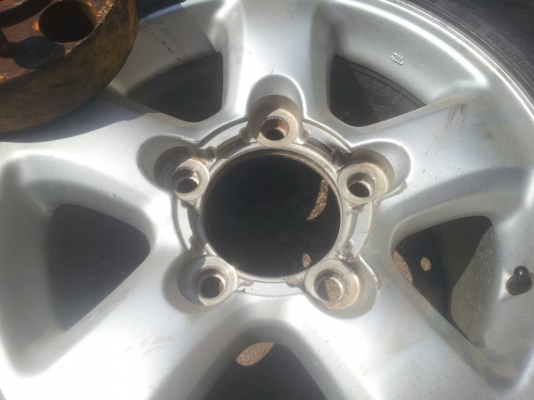 ขายสเปเซอร์ใส่แลนด์ซีรี่ย์ ออกเป็น 5 รู 100 หนา 2นิ้วครึง