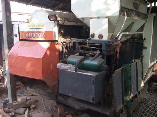 ขายรถเกี่ยวข้าว KUBOTA 60 รถสวย เครี่องดี พร้อมใช้งาน