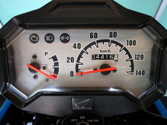 ZOOMER สีนํ้าเงิน สีรุ่นใหม่ รถเดือน กรกฏาคม ปี 57 ไมล์ 4 พันโล  แถม 3 รายการ 38900