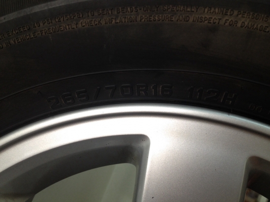 แม็ก พร้อมยาง ปาเจโร่  สภาพสวย พร้อมใช้ 265/70R16 ขายถูก