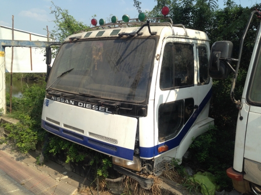 หัวเก๋ง NIssan Diesel UD บิ๊กทั่ม หัวสามใบปัด