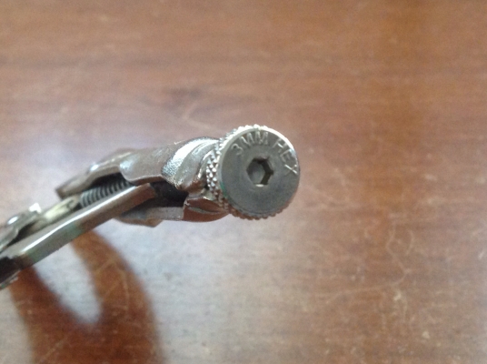 ขายคีมล็อค IRWIN VISE GRIP 5WR ปากโค้ง เป็นคีมตัดได้ในตัวเดียว