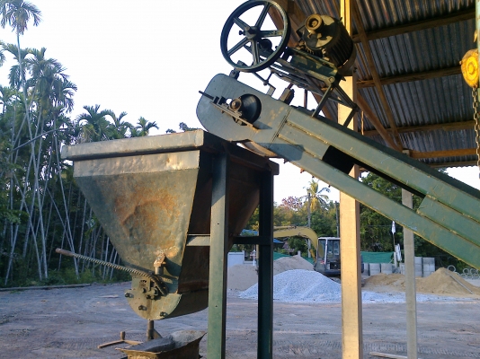 ขายครับเครื่องอัดอิฐบล็อก