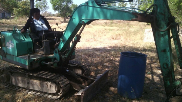 ขายรถแม็คโครเล็ก 26 แรงสภาพสวยพร้อมใช้งาน