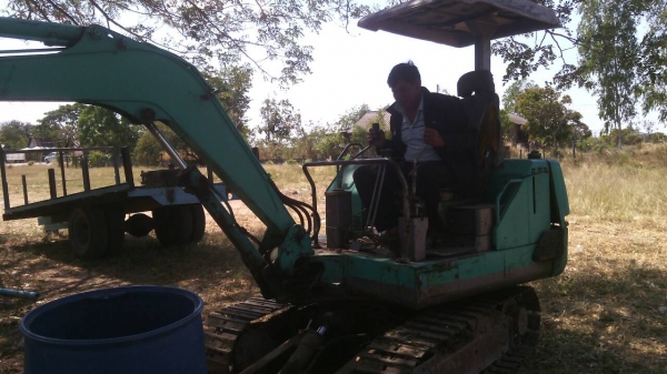 ขายรถแม็คโครเล็ก 26 แรงสภาพสวยพร้อมใช้งาน