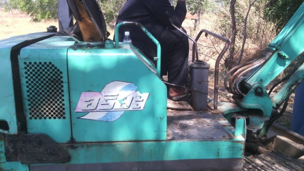 ขายรถแม็คโครเล็ก 26 แรงสภาพสวยพร้อมใช้งาน