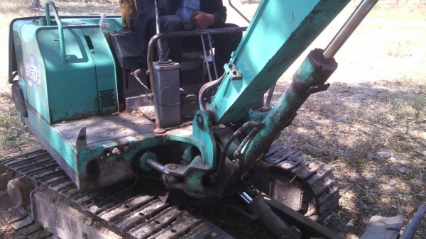 ขายรถแม็คโครเล็ก 26 แรงสภาพสวยพร้อมใช้งาน