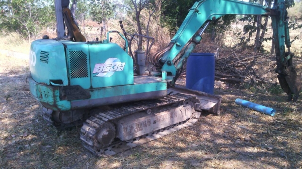 ขายรถแม็คโครเล็ก 26 แรงสภาพสวยพร้อมใช้งาน