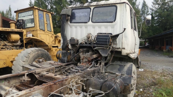 หัวคัสซี...10ล้อ2เพลา220แรง hino. FM226.-13187  เครื่องEm100. รถห้างแท้เดิมๆเอาไปแต่งนิดก็ โอเค