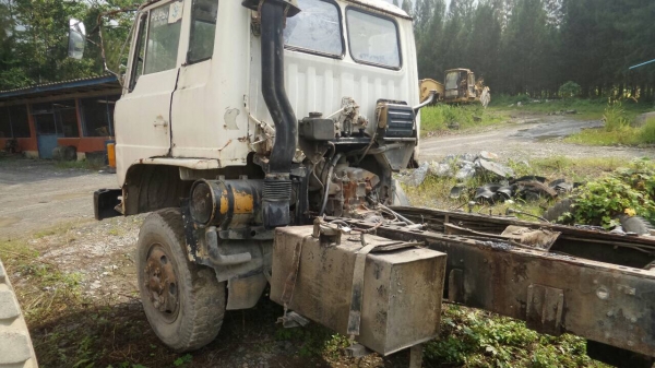 หัวคัสซี...10ล้อ2เพลา220แรง hino. FM226.-13187  เครื่องEm100. รถห้างแท้เดิมๆเอาไปแต่งนิดก็ โอเค