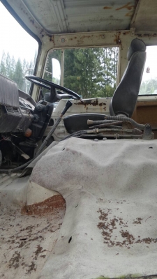 หัวคัสซี...10ล้อ2เพลา220แรง hino. FM226.-13187  เครื่องEm100. รถห้างแท้เดิมๆเอาไปแต่งนิดก็ โอเค