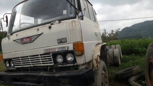 หัวคัสซี...10ล้อ2เพลา220แรง hino. FM226.-13187  เครื่องEm100. รถห้างแท้เดิมๆเอาไปแต่งนิดก็ โอเค