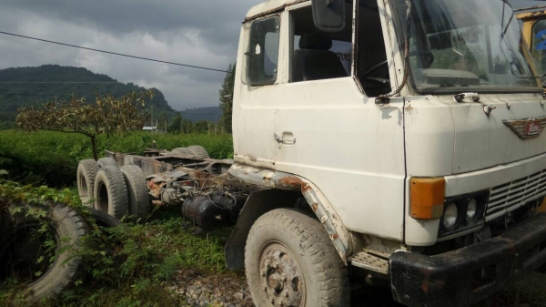 หัวคัสซี...10ล้อ2เพลา220แรง hino. FM226.-13187  เครื่องEm100. รถห้างแท้เดิมๆเอาไปแต่งนิดก็ โอเค