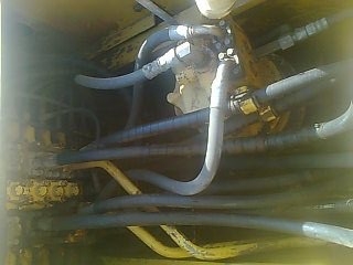 KOMATSU PC 200-8 รถบอดี้สวยมาก ใช้งาน 11,319 ชม. เครื่องแรงดีไม่มีเยิ้ม ภายในเก๋งสะอาดสวย แอร์เย็น CD ภายนอกบูมอาร์มสวย เอวแน่นดี ช่วงล่างเต็มดีประมาณ 70\% พร้อมใช้งาน เอกสารเล่มทะเบียนครบ ราคาต่อรองได้ครับ