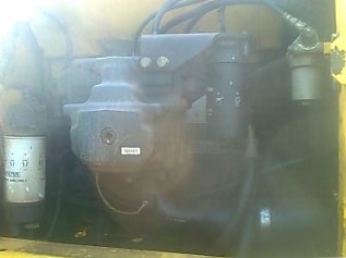 KOMATSU PC 200-8 รถบอดี้สวยมาก ใช้งาน 11,319 ชม. เครื่องแรงดีไม่มีเยิ้ม ภายในเก๋งสะอาดสวย แอร์เย็น CD ภายนอกบูมอาร์มสวย เอวแน่นดี ช่วงล่างเต็มดีประมาณ 70\% พร้อมใช้งาน เอกสารเล่มทะเบียนครบ ราคาต่อรองได้ครับ