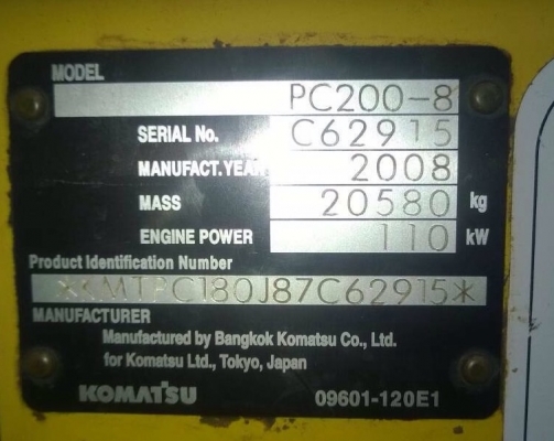 KOMATSU PC 200-8 รถบอดี้สวยมาก ใช้งาน 11,319 ชม. เครื่องแรงดีไม่มีเยิ้ม ภายในเก๋งสะอาดสวย แอร์เย็น CD ภายนอกบูมอาร์มสวย เอวแน่นดี ช่วงล่างเต็มดีประมาณ 70\% พร้อมใช้งาน เอกสารเล่มทะเบียนครบ ราคาต่อรองได้ครับ