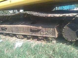 KOMATSU PC 200-8 รถบอดี้สวยมาก ใช้งาน 11,319 ชม. เครื่องแรงดีไม่มีเยิ้ม ภายในเก๋งสะอาดสวย แอร์เย็น CD ภายนอกบูมอาร์มสวย เอวแน่นดี ช่วงล่างเต็มดีประมาณ 70\% พร้อมใช้งาน เอกสารเล่มทะเบียนครบ ราคาต่อรองได้ครับ