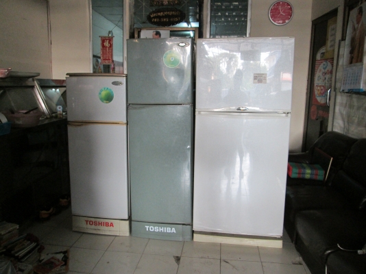 ยก 7000บาท 3 ใบใหญ่  ส่งทั่วไทย   เย็นทุกใบ  ประตูหลุด 1 ใบ