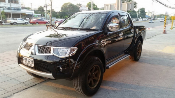 MITSUBISHI TRITON 4WD 4 ประตู ปี 2010 AUTO ตัว TOP สุด ARIBAG คู่หน้า ระบบ ABS ล้อ MAX กระจกไฟฟ้า เครื่องเดิมวิ่งดี ช่วงล่างแน่น เบาะสภาพสวย สีสวย รถพร้อมใช้งาน จัดไฟแนนได้ ฟรีดาวน์