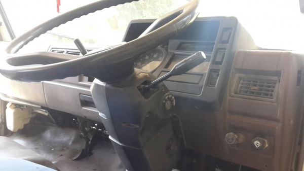 รถฮีโน่ 6 ล้อ KM - 777  115 แรงม้า.  สนใจติดต่อ 081 - 6079515