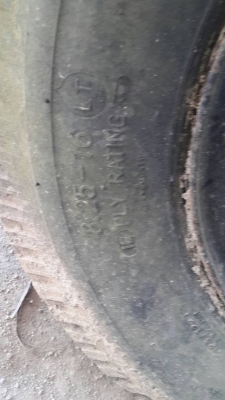 รถฮีโน่ 6 ล้อ KM - 777  115 แรงม้า.  สนใจติดต่อ 081 - 6079515