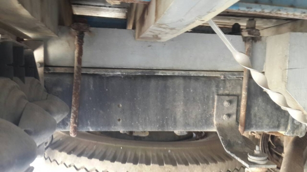 รถฮีโน่ 6 ล้อ KM - 777  115 แรงม้า.  สนใจติดต่อ 081 - 6079515