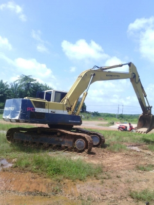 แม็คโฮ KOMATSU 200 รุ่น5 ขาย 700,000 บาท (ศุภากร 081-4252943)