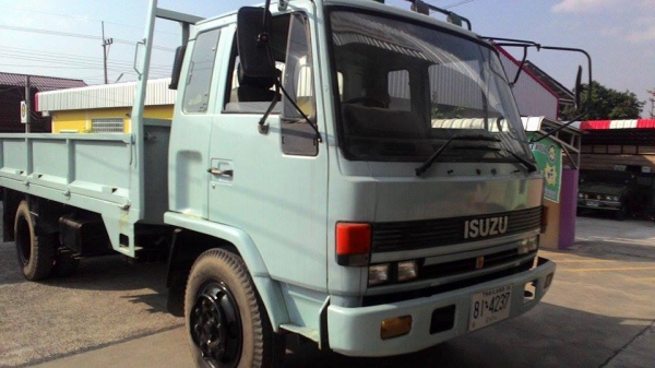 isuzuร็อคกี้ 145 รถบรรทุกหกล้อ isuzuร็อคกี้ 145 รถบรรทุกหกล้อ