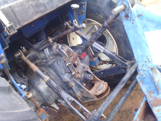 TS90 เกียข้าง กรองใหญ่ เภาหน้าแน่น เครื่องดี เกียดี ปั้มไฮดรอลิคดี สองเภาตัดได้ ยางดี 4 เส้น พร้อมลุยงานหนัง เอกสารเล้มทะเบียนพร้อมโอน