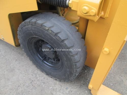 รถยก   KOMATSU    FG09-2     รหัสสินค้า : 14001804 หรือเพิ่มเติมไดที่ www.nihonmono.com