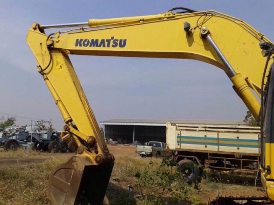 ขายรถแบ็คโฮ KOMATSU PC 200-8 C61282 ไมล์ชั่วโมง 4,144 เอกสารเล่มทะเบียน