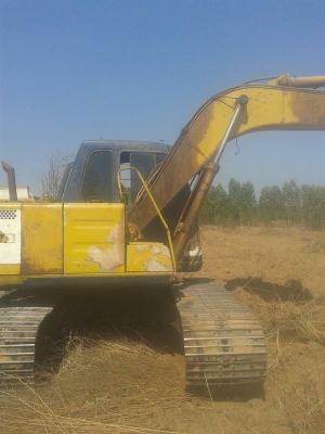 MARK-3 120**ราคา 690,000 บ.ต่อรอง**ขายแบคโฮ ยอดนิยม KOBELCO MARK-3 SK120 เครื่องเดิม ปั้มเดิม ไฟฟ้าตัด เครื่องดีแน่นดี ปั้มดีแรง ทำงานดี เร็วดี บูมอาร์มดี บุ้งกี๋ดีไม่ผุ เอวดีแน่นดี ช่วงล่าง60-70\% โซ่ดี แทร็กดี แต่ไม่ครบ เฟรมดีไม่ปะ โรลเลอร์ดี สป็อคเก็ตเย