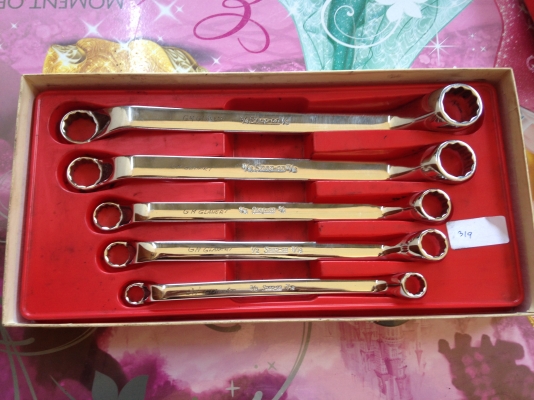 แหวนข้าง snap on SAE ครับ สภาพดีมากครับ จำนวน 5 ตัวครับ