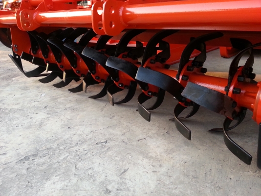 โรตารี่ช้าง ขนาด 1.80 เมตร..ใบใหม่ยกชุด สภาพดีพร้อมใช้งาน