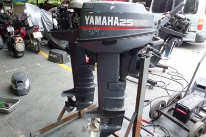 ขาย เครื่องเรือYAMAHA 25 แรง  เครื่องติดง่ายเดินดี ( หางผุ ต้องซ่อมหน่อยครับ ) นำเข้าจากญี่ปุ่น  23,500