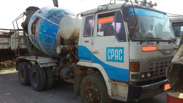 ขายรถโม่ปูน คิว 6 มี 6 คัน ราคา 650,000 บาท ปี 40 อยู่โคราช โทร 087-9666599 คุณหนาม