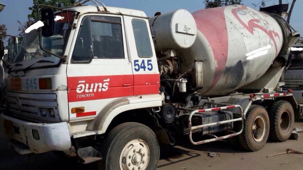 ขายรถโม่ปูน คิว 6 มี 6 คัน ราคา 650,000 บาท ปี 40 อยู่โคราช โทร 087-9666599 คุณหนาม