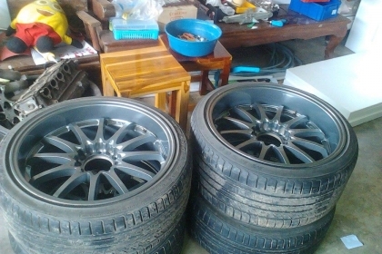 ขาย ce28 ขอบ20 กว้าง9.5,10.5 ใช้ได้3เดือนยาง2014