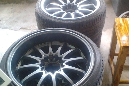 ขาย ce28 ขอบ20 กว้าง9.5,10.5 ใช้ได้3เดือนยาง2014