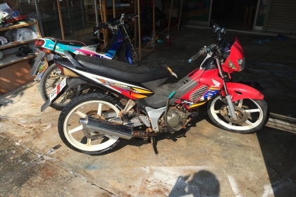 ขายโซนิคเดิมๆ ทะเบียน รถอยู่ อ.ชุมแพ 10500บาท